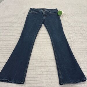 EUC White House Black Market, size 6 Skinny Flare